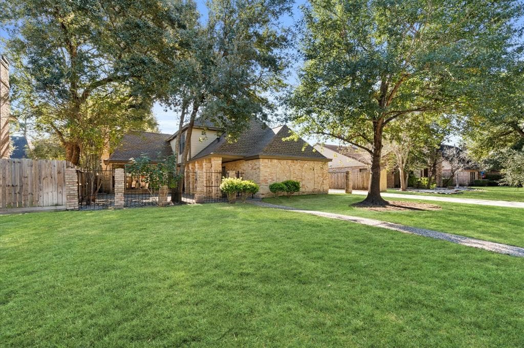 3207 Aspen Bend Dr