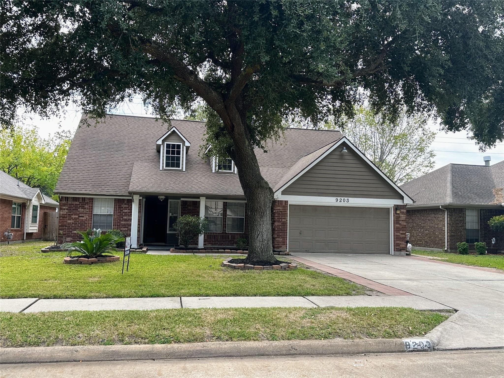 9203 Waving Fields Dr