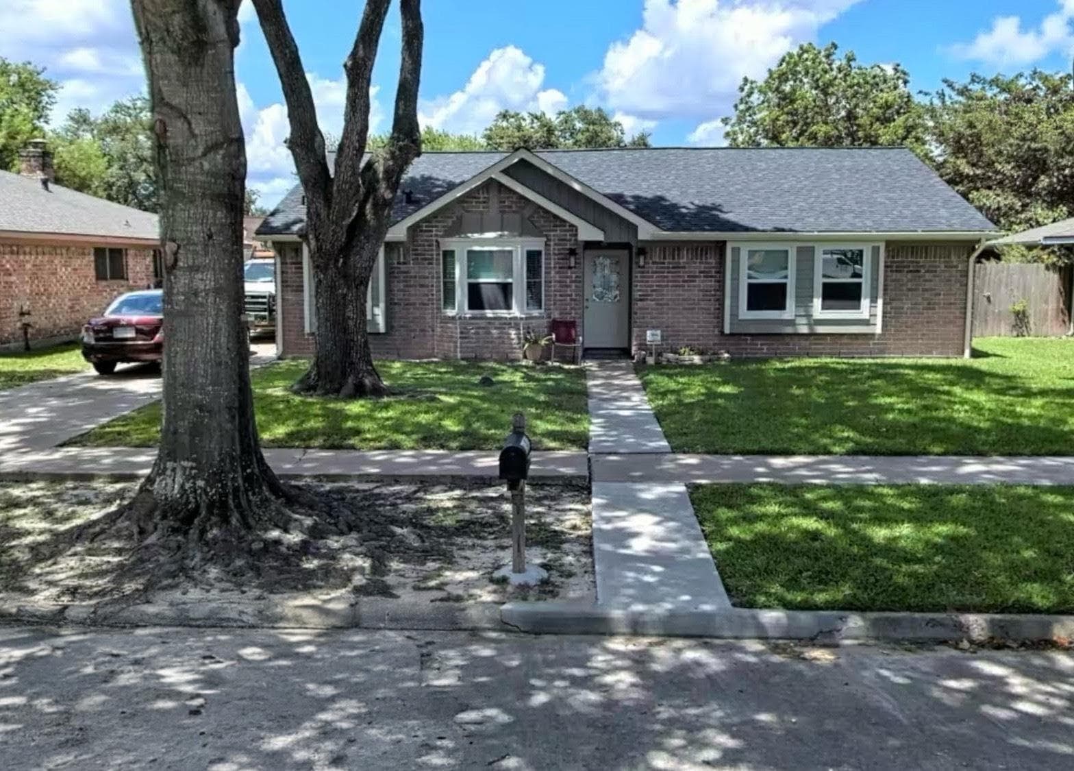 12418 Plumbrook Dr