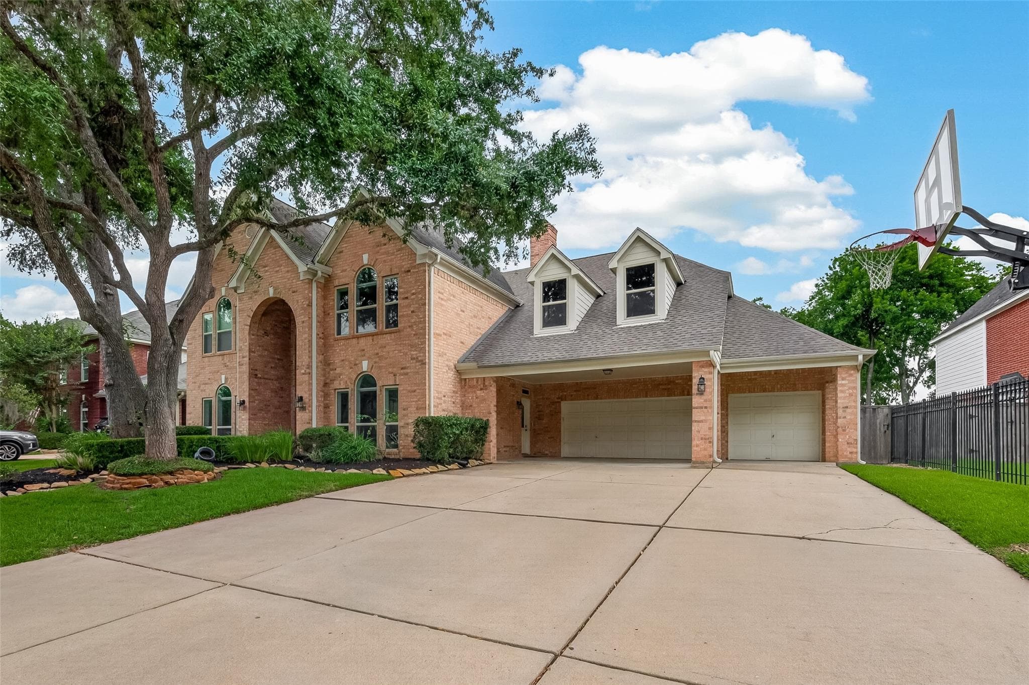 1403 Hillside Forest Dr