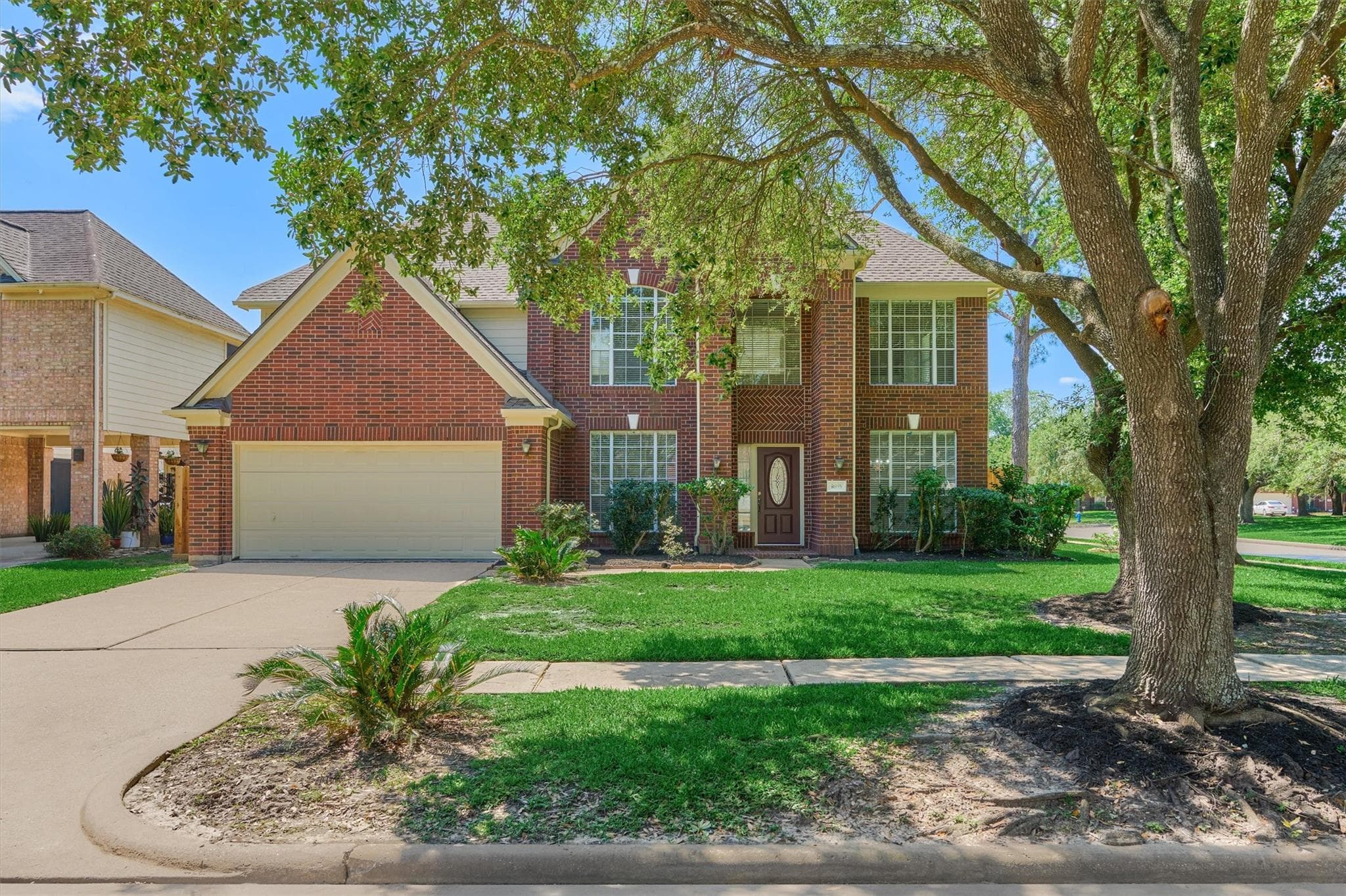 9915 Willow Crossing Dr