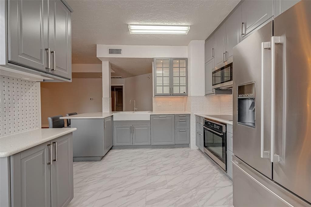 2021 Spenwick Dr Apt 316