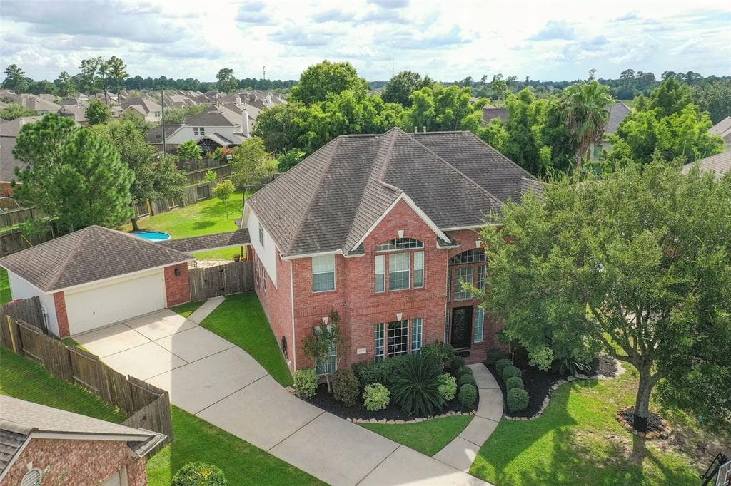 20002 Mayfair Park Ln