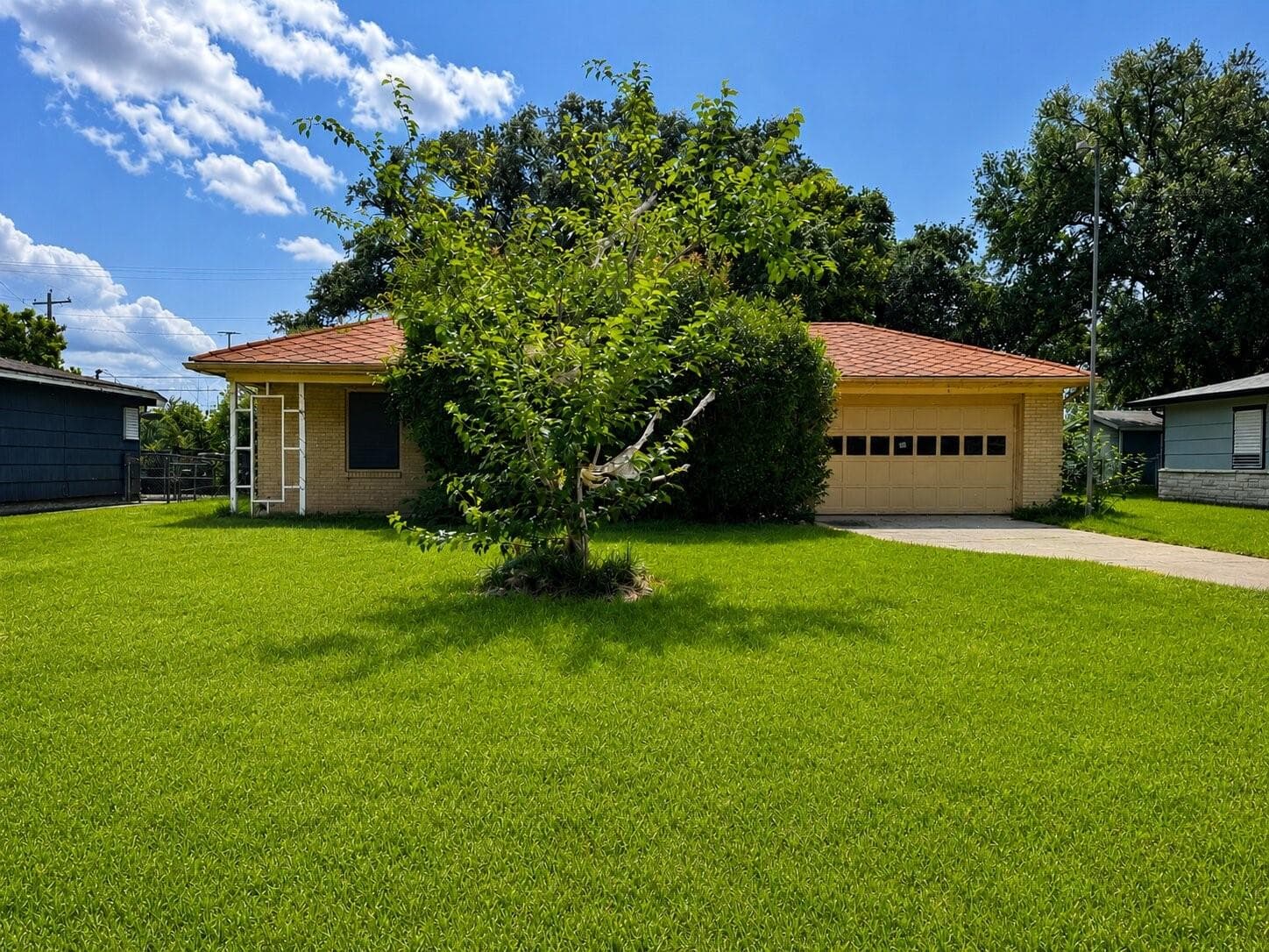 1402 Melody Dr