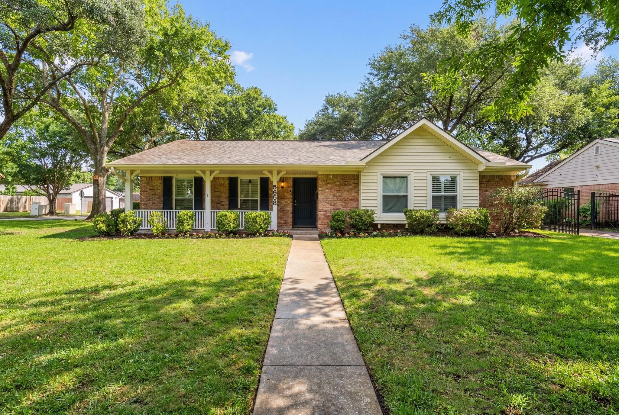 Main property image