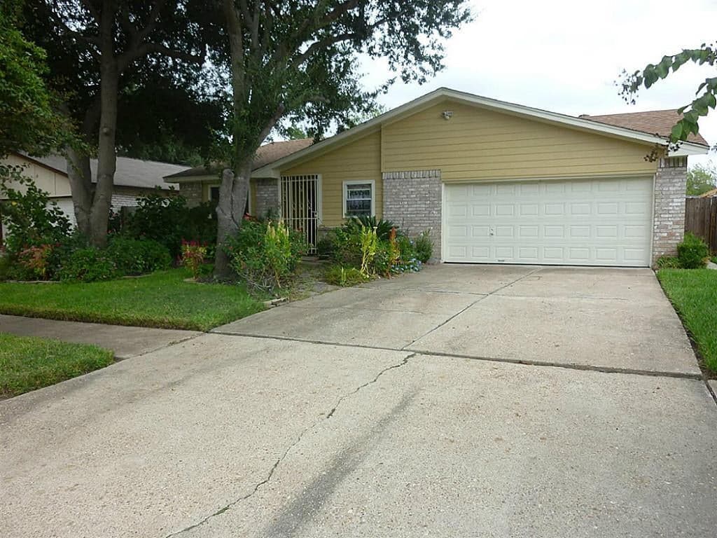 10618 Heather Hill Dr