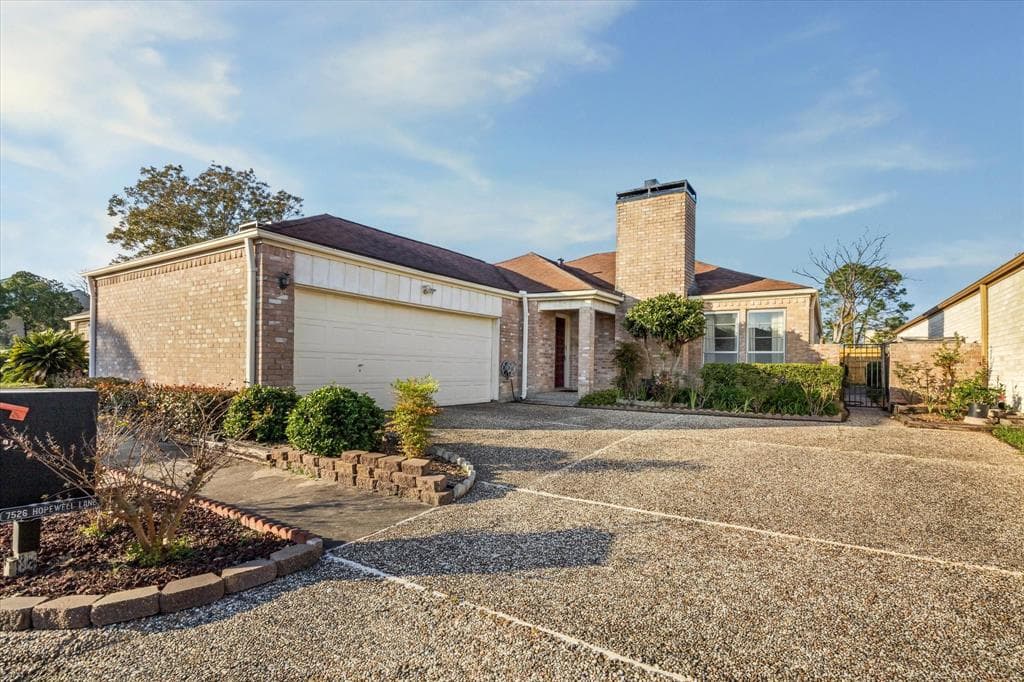 7526 Hopewell Ln