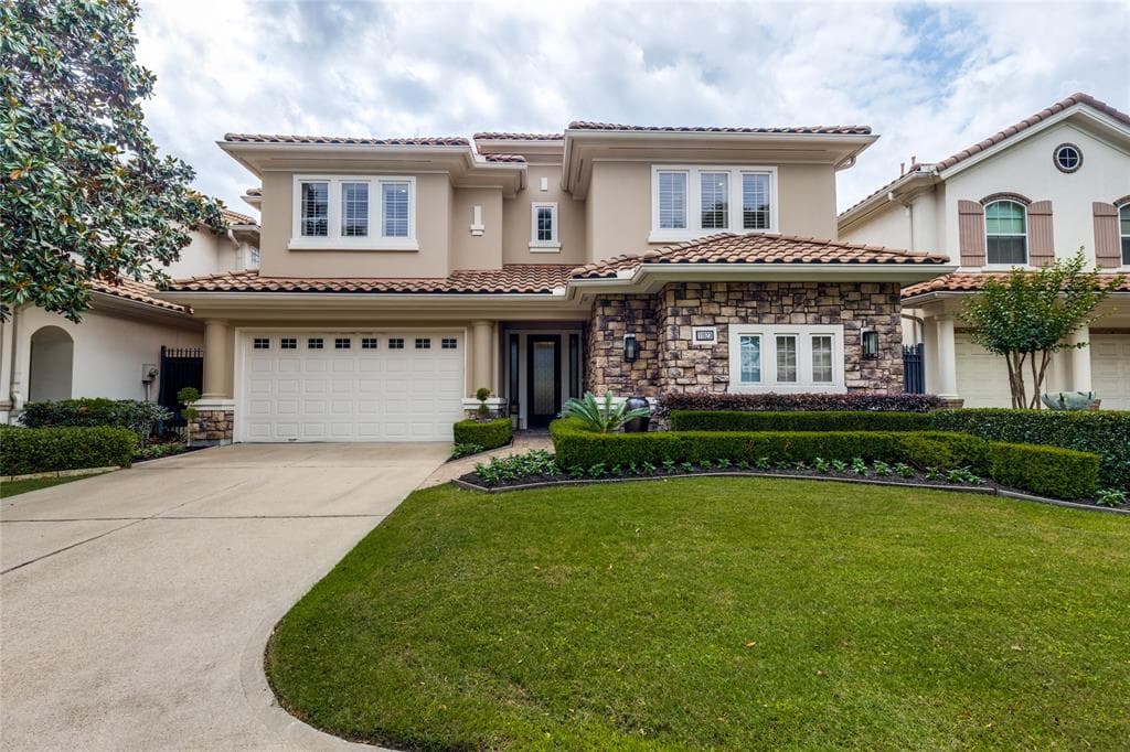 11923 Royal Rose Dr