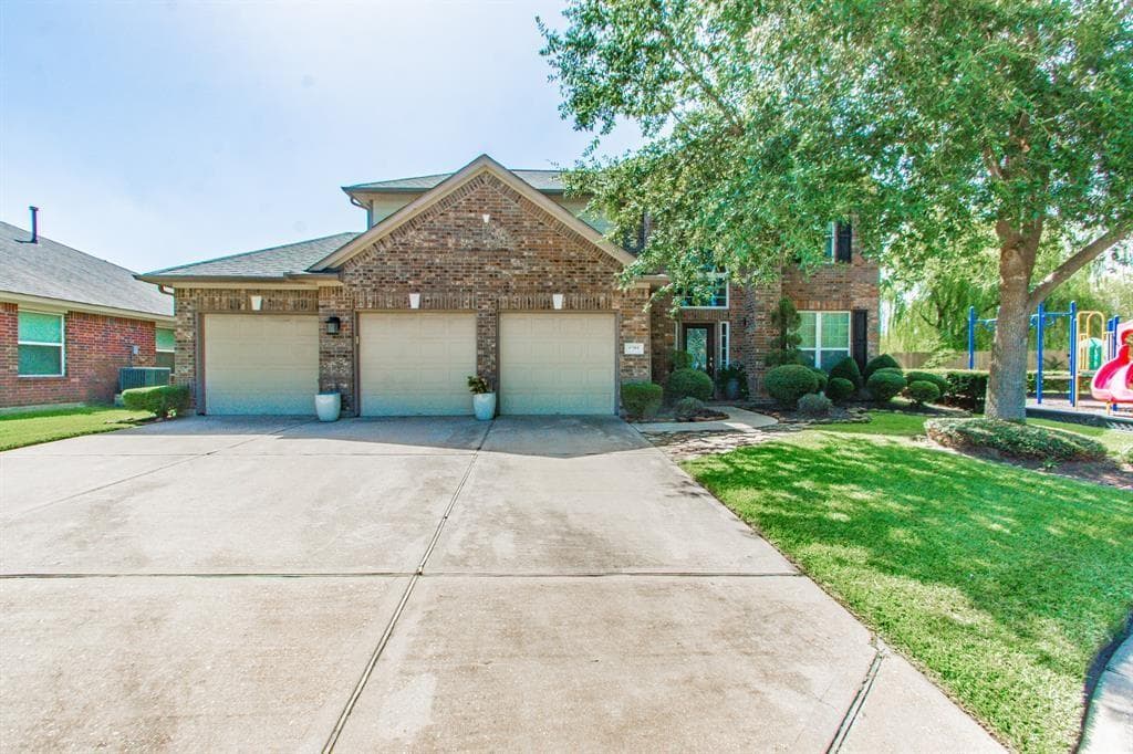 1704 Foxglove Dr