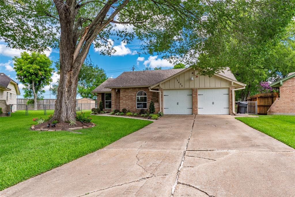12646 Barbizon Dr