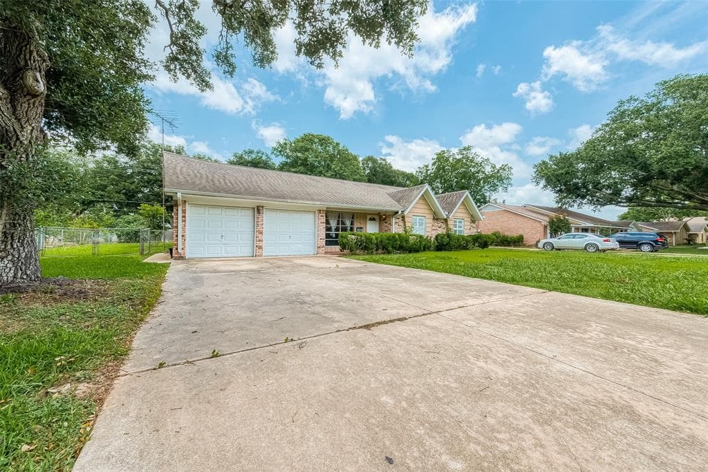 1327 Kelving Way