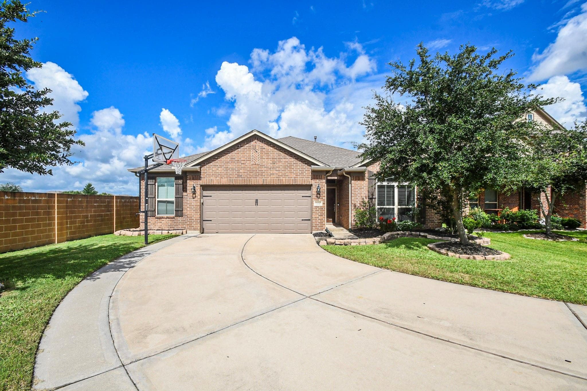 5330 Lauren Manor Dr