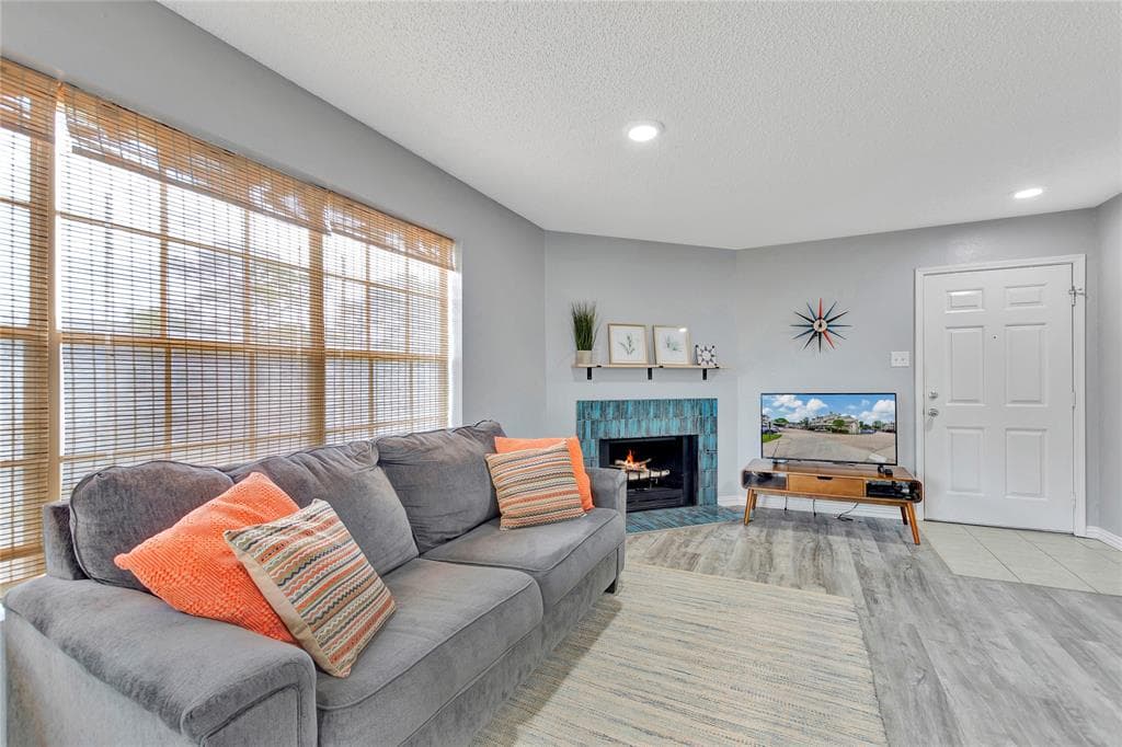 2750 Holly Hall St Apt 812