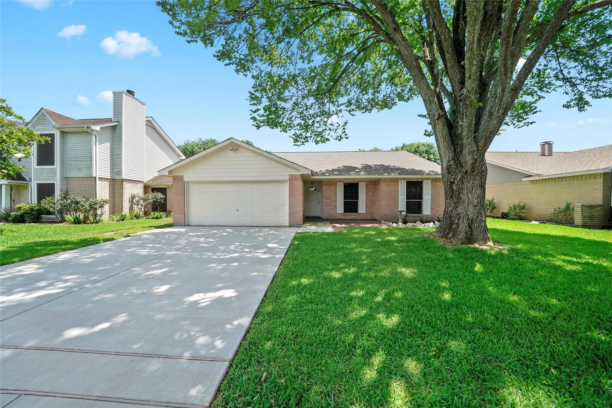 5029 Meadow Place Dr