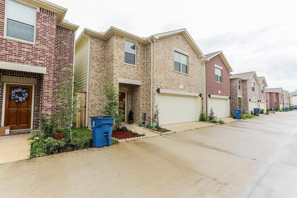 3720 Main Poplar Dr