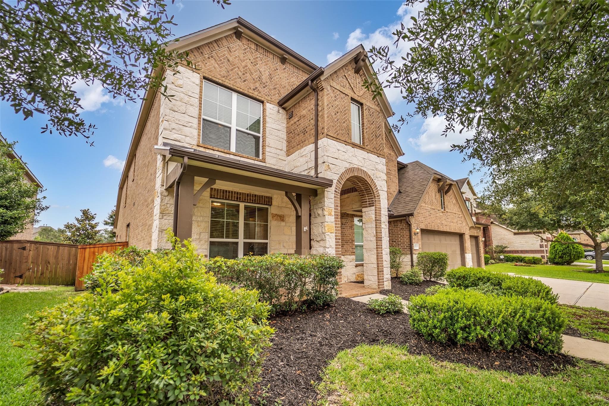 25715 Oakwood Knoll Dr