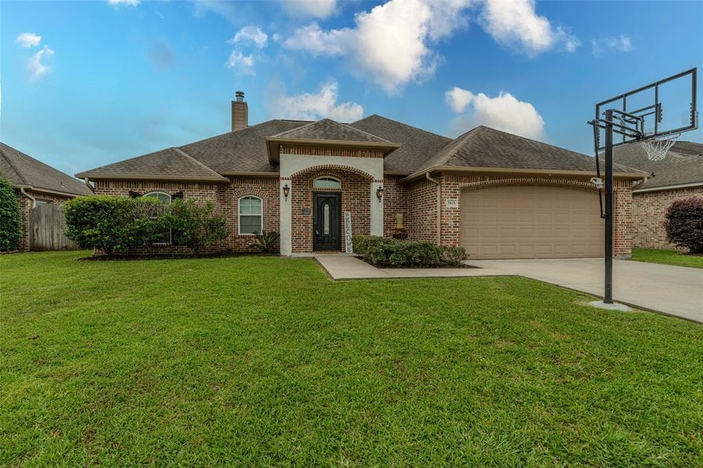 7825 N Windemere Dr