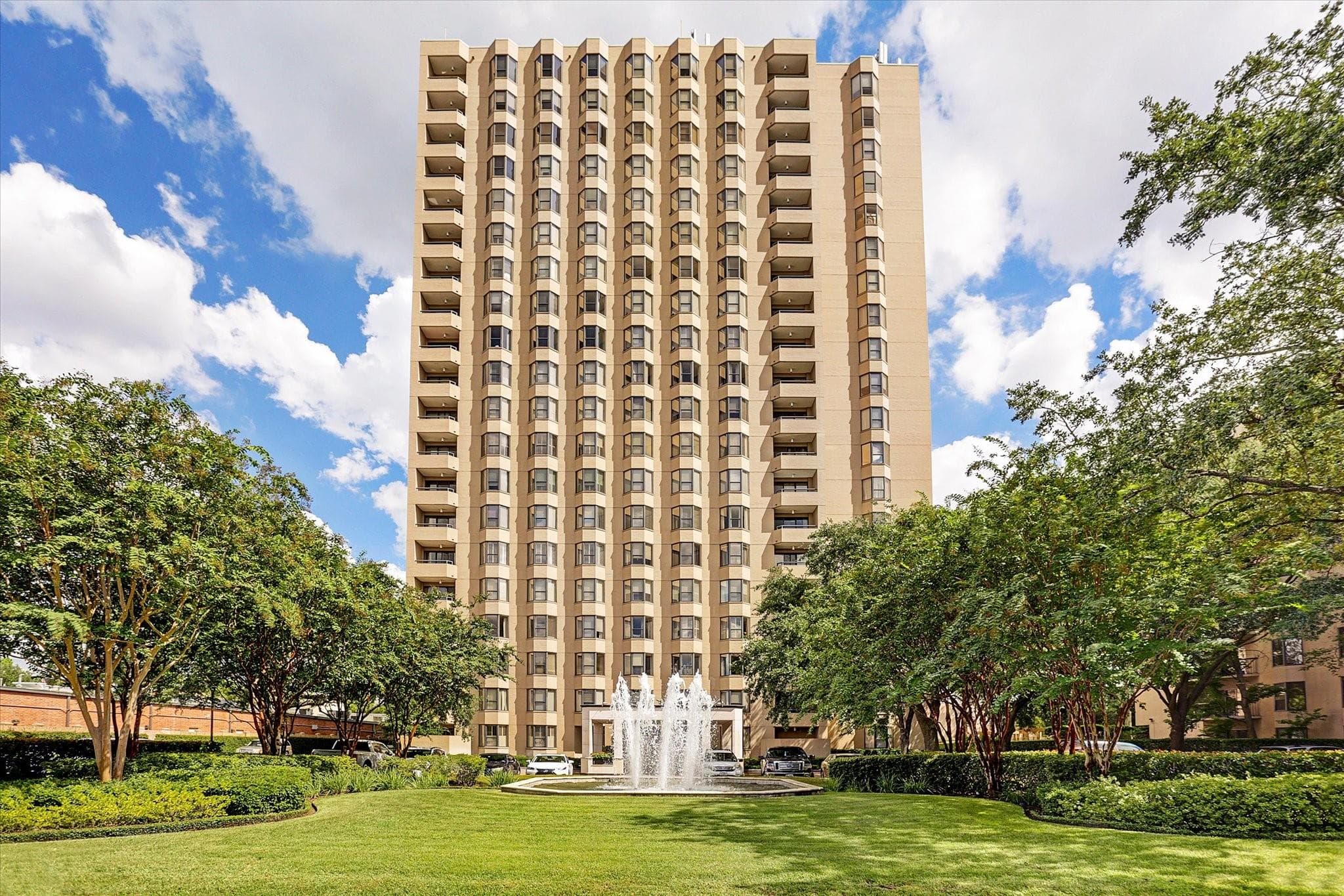 651 Bering Dr Unit 605