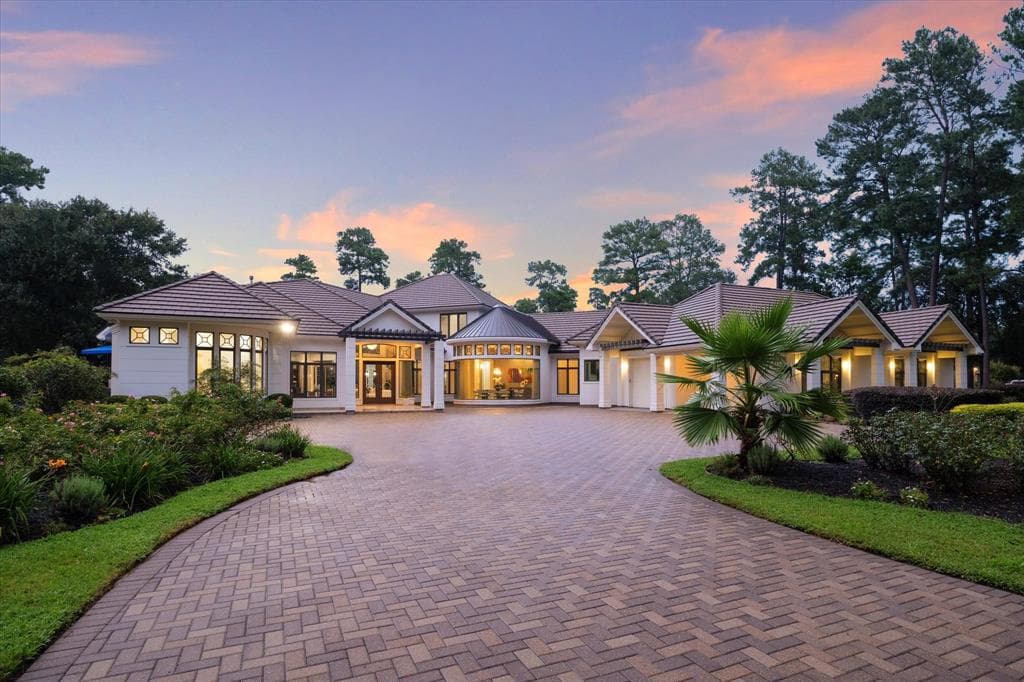 11 Saddlebrook Ct