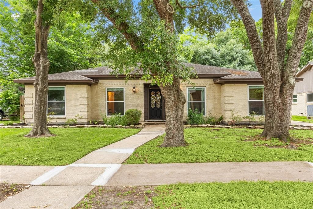 3711 Montvale Dr