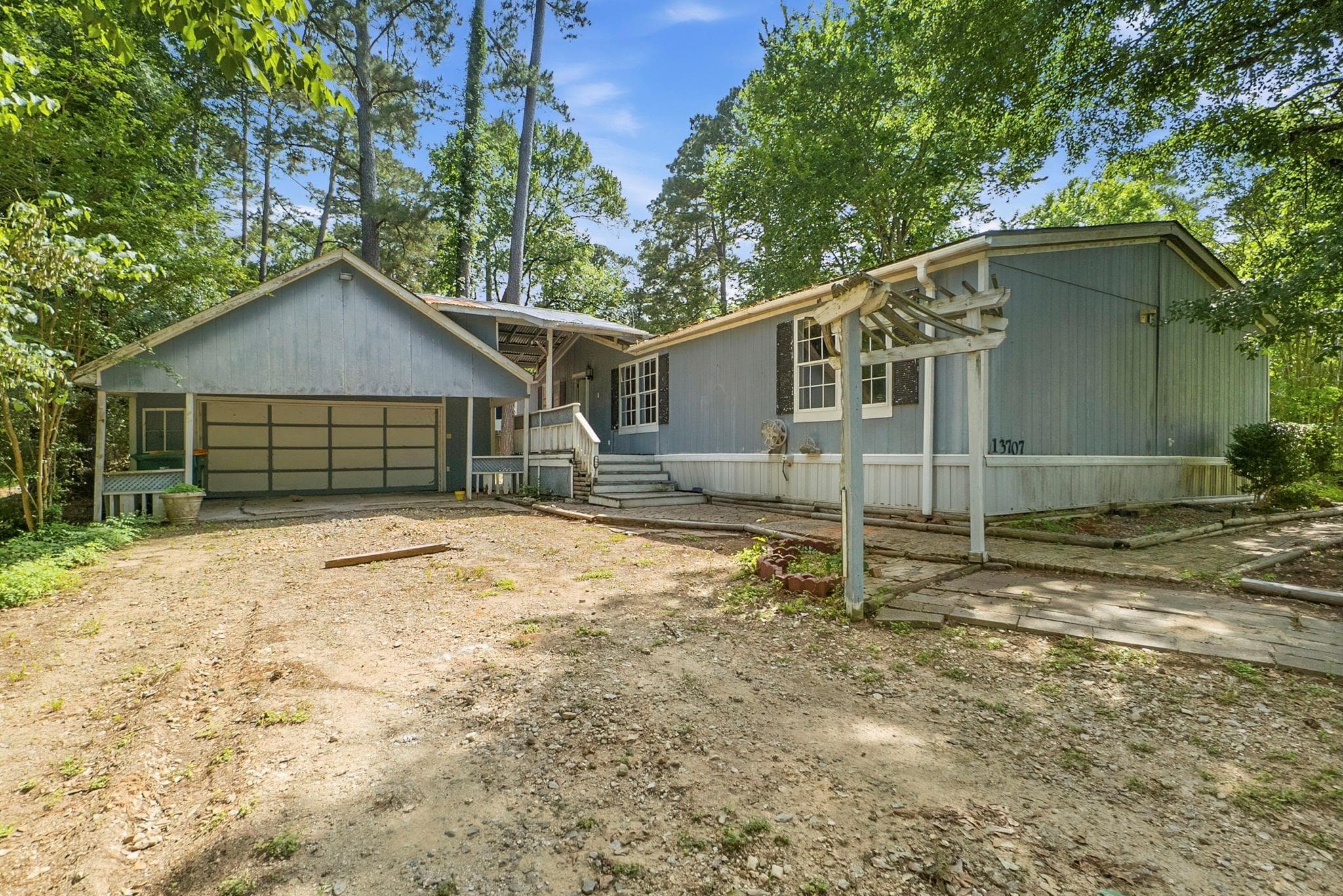 13707 Brigadier Dr