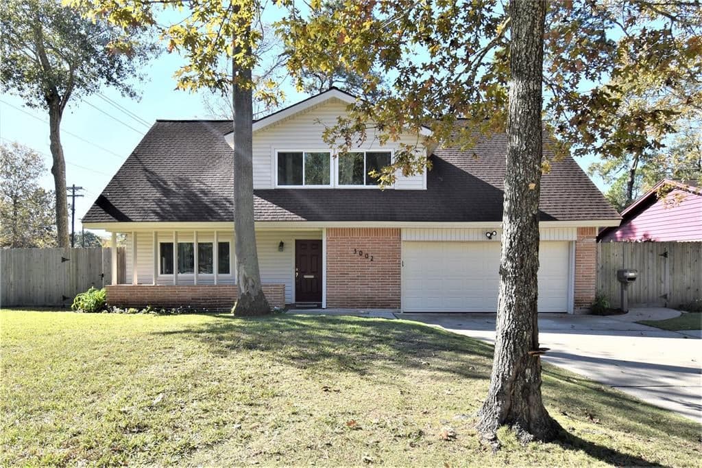 3002 Longwood Ln