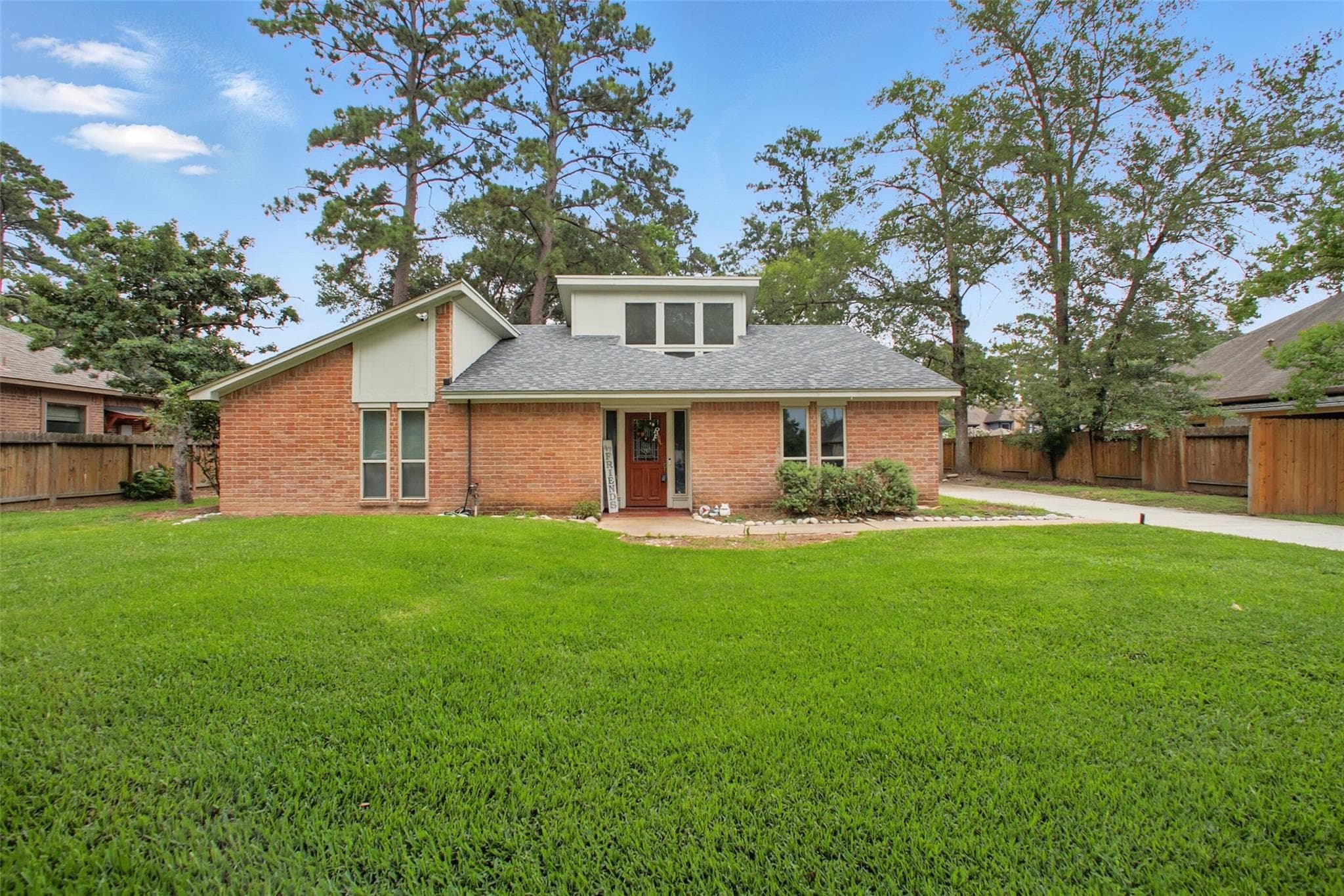 15402 Winterhaven Dr