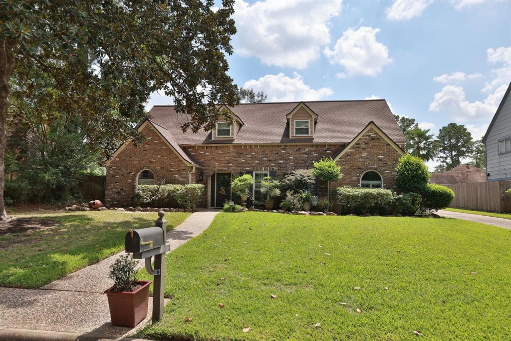 2007 Saddlecreek Dr
