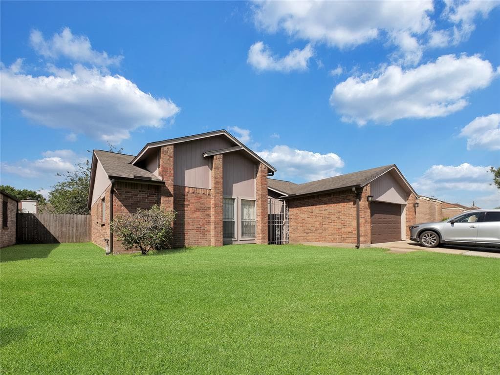 6310 Berkridge Dr