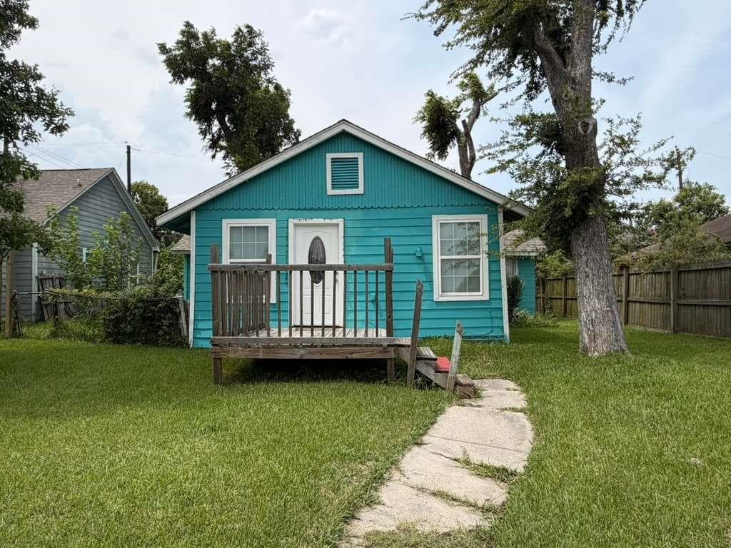 3226 Arkansas St