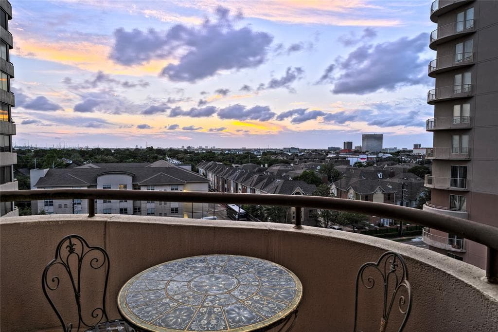 3525 Sage Rd Apt 811