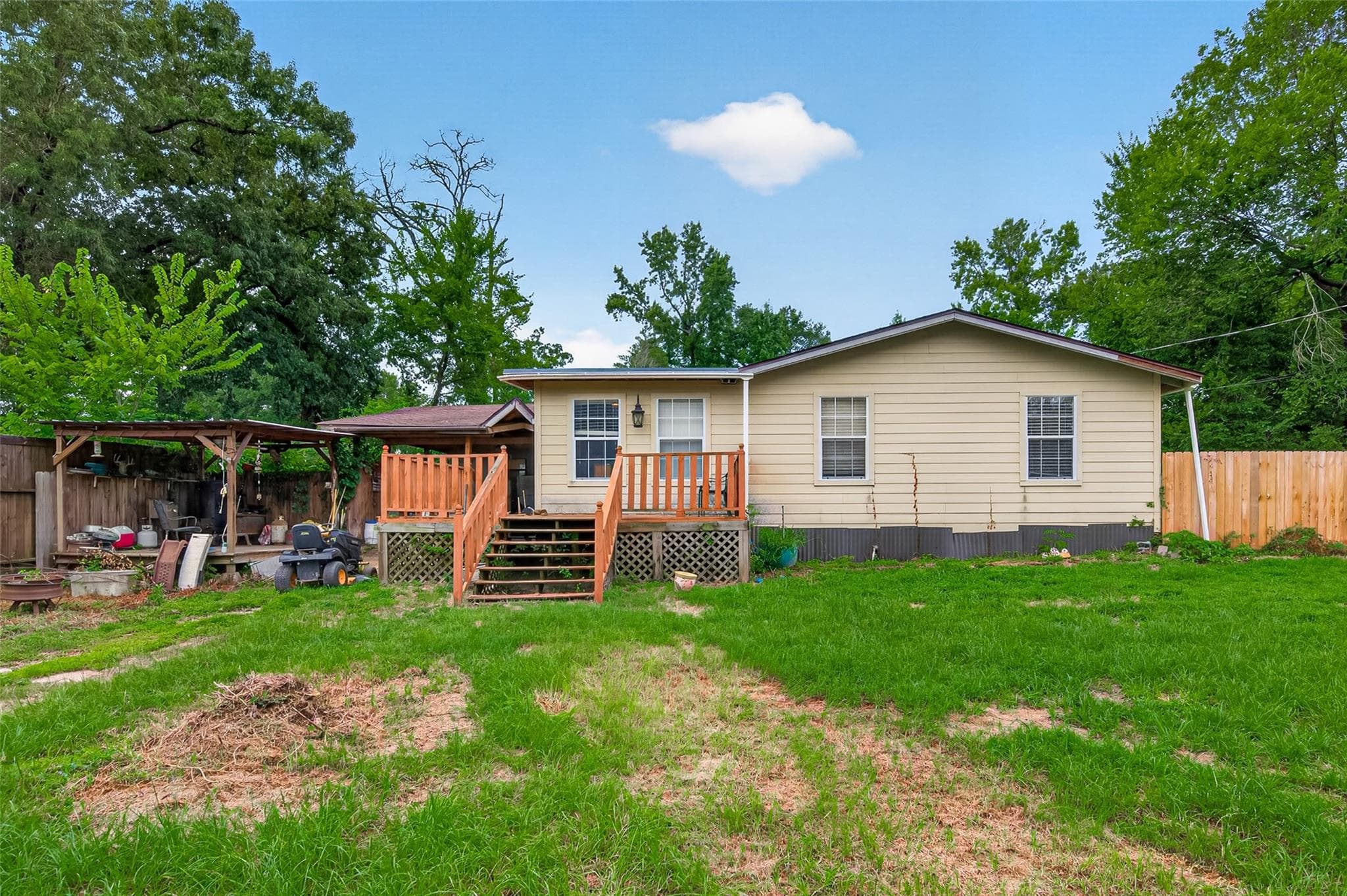 141 Town And Country Dr