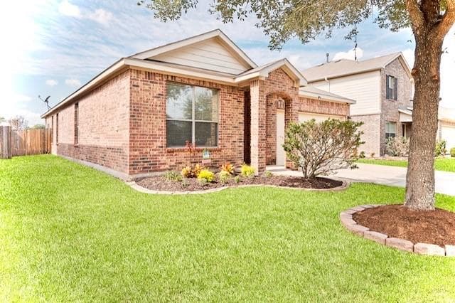 1347 S Maple Dr