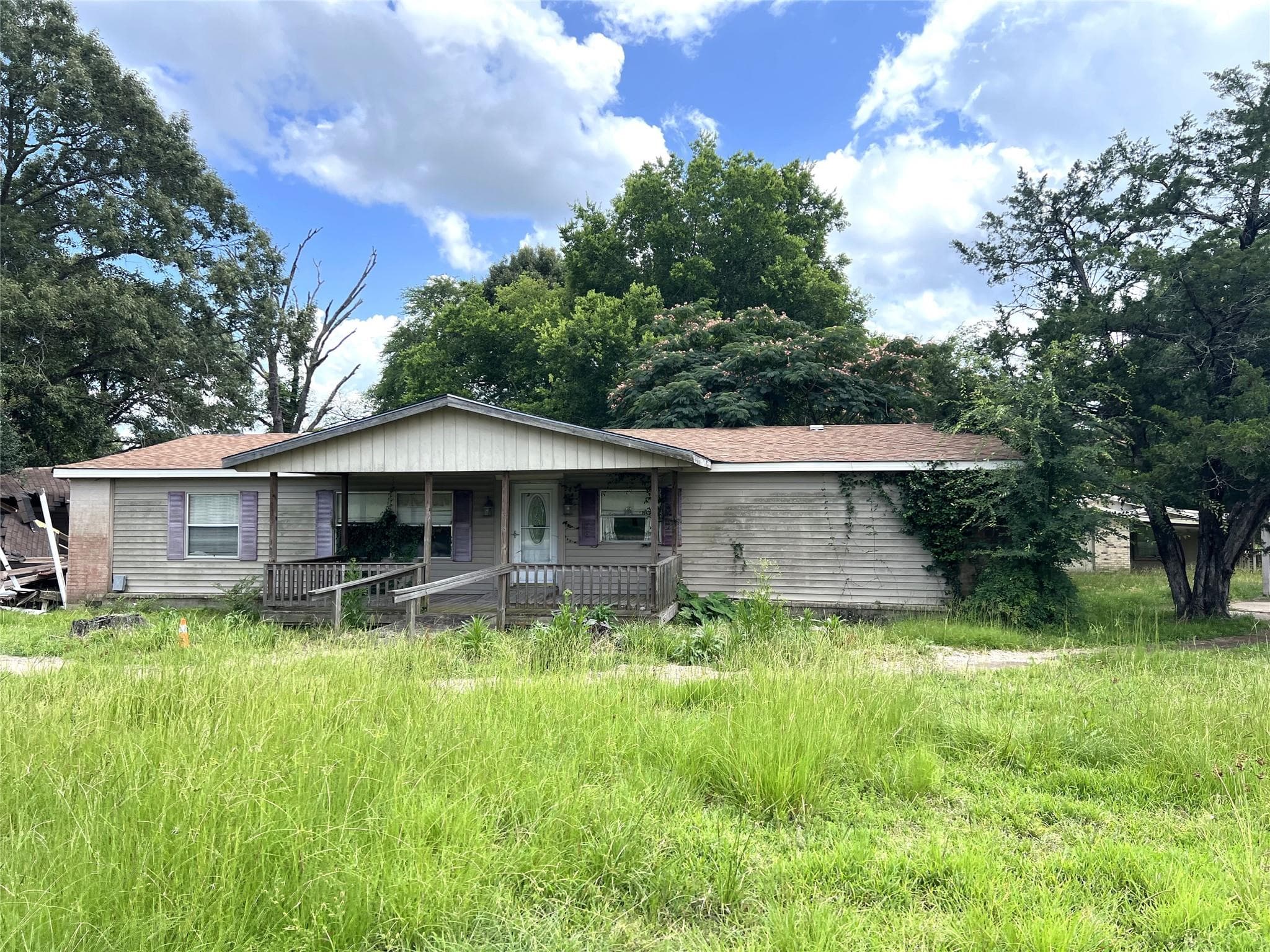 786 Tara Dr