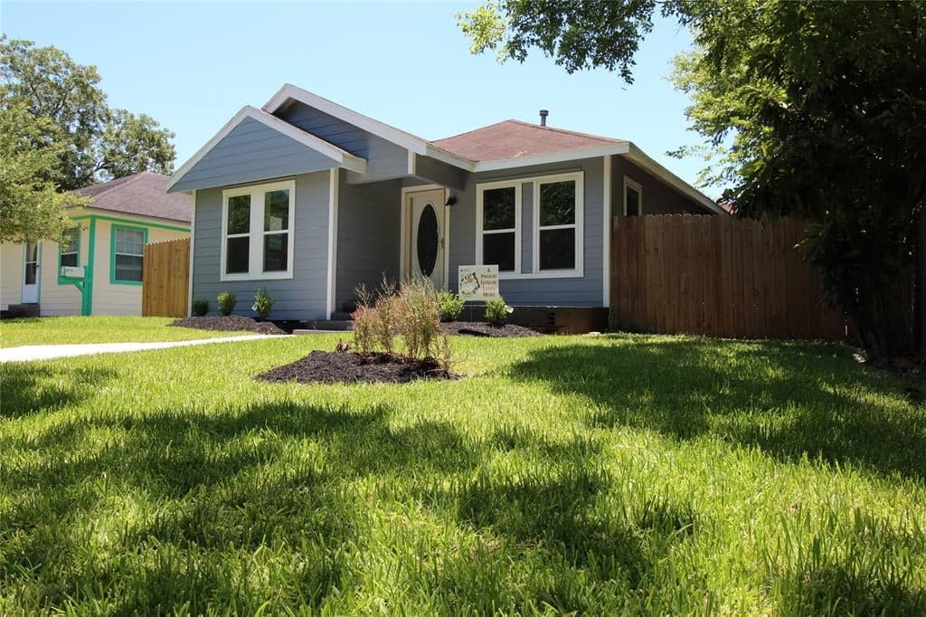 3125 Iowa St