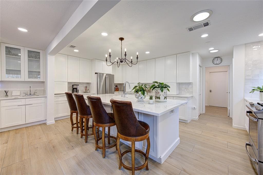 15742 Steamboat Ln Ste Amboat