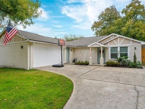 14207 Sylvia Dr