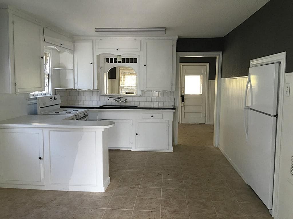 1001 Booth St
