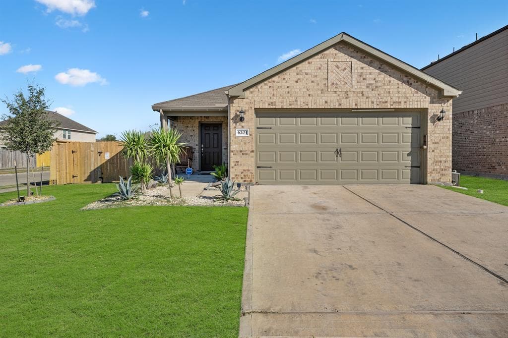6203 El Oro Dr