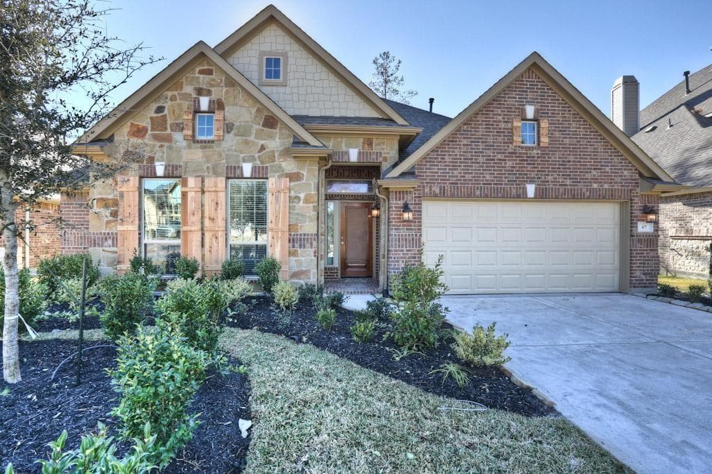 47 E Wading Pond Cir