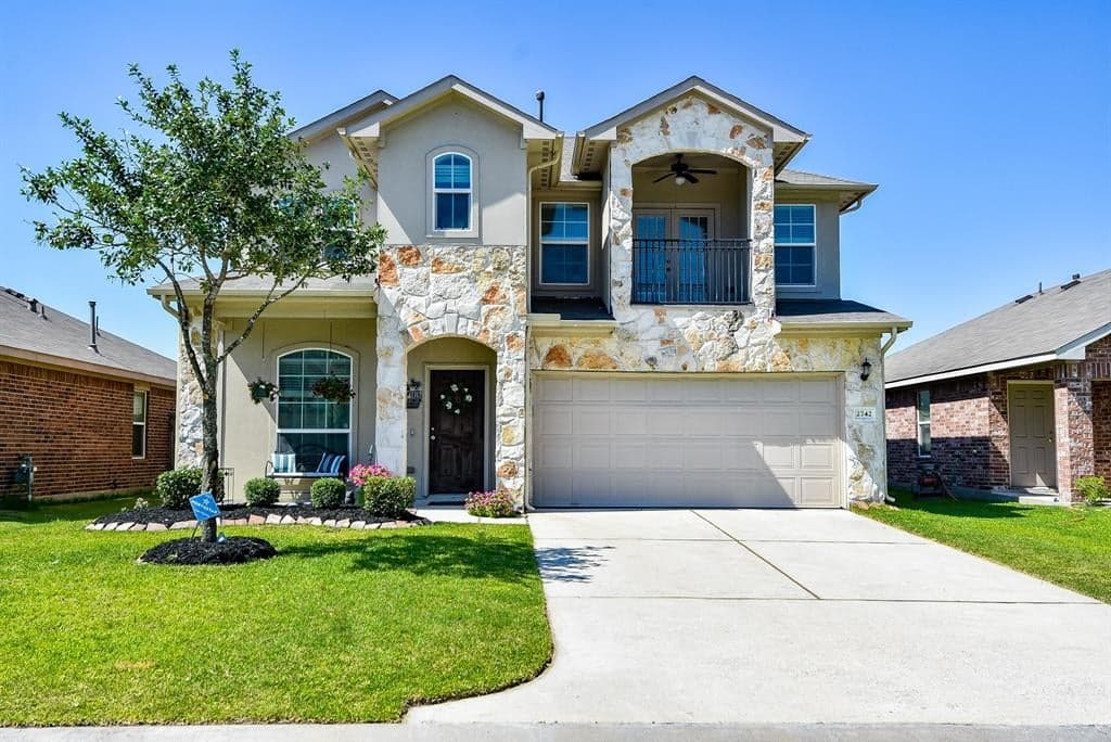 Main property image