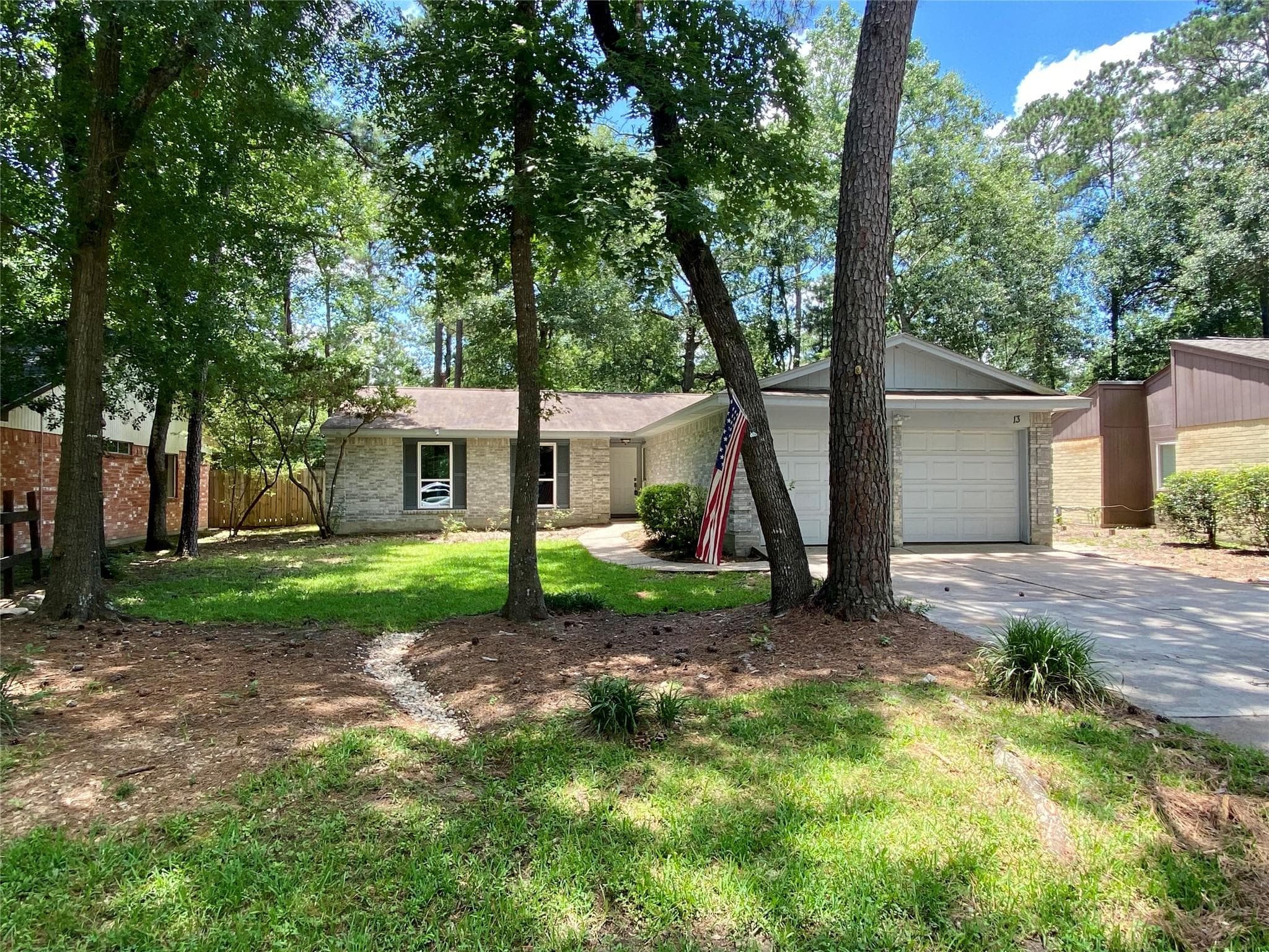 13 E Woodtimber Ct