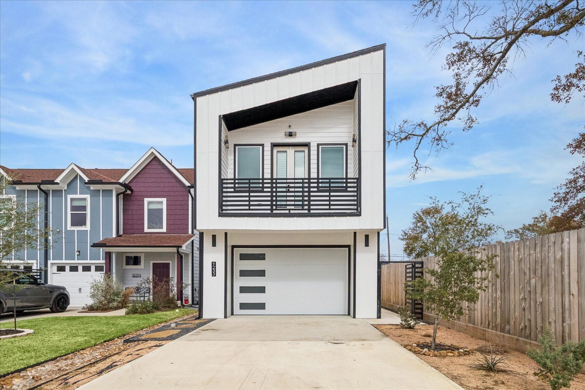 9233 Madera Rd
