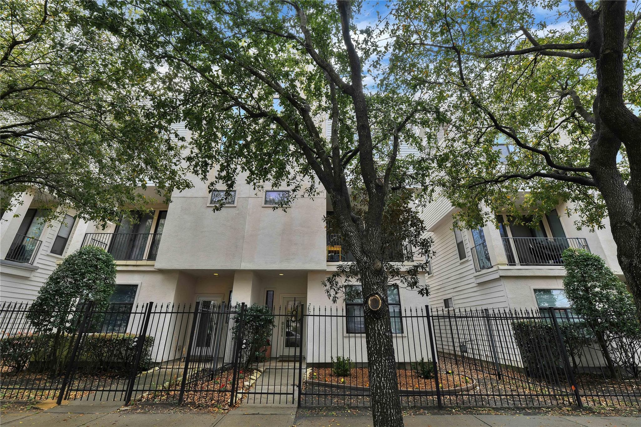 717 Saint Charles St