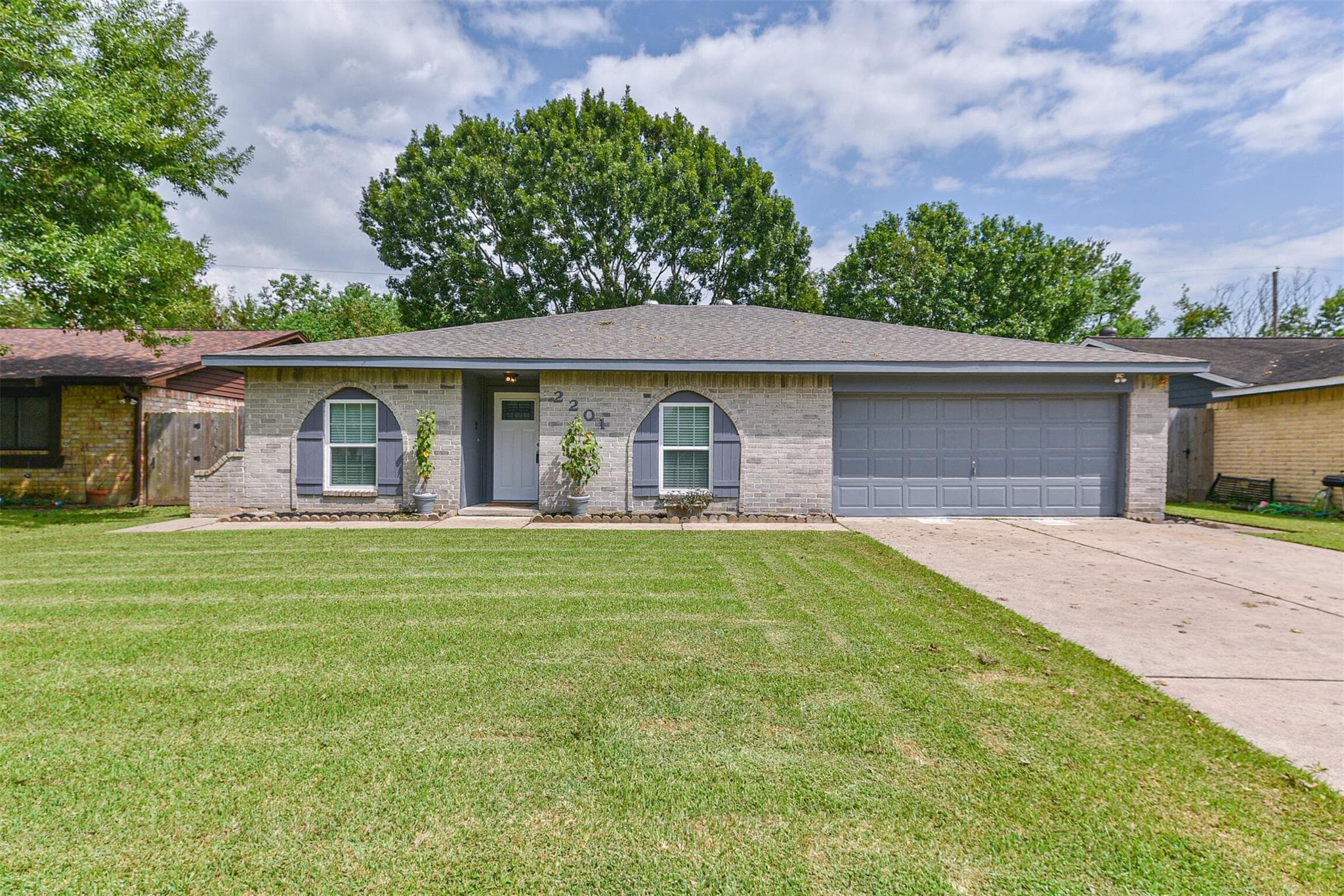 2201 Meadow Lark Ln