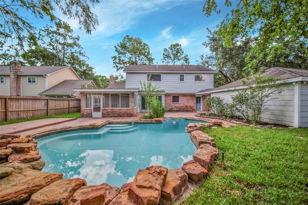 17403 Cassina Dr