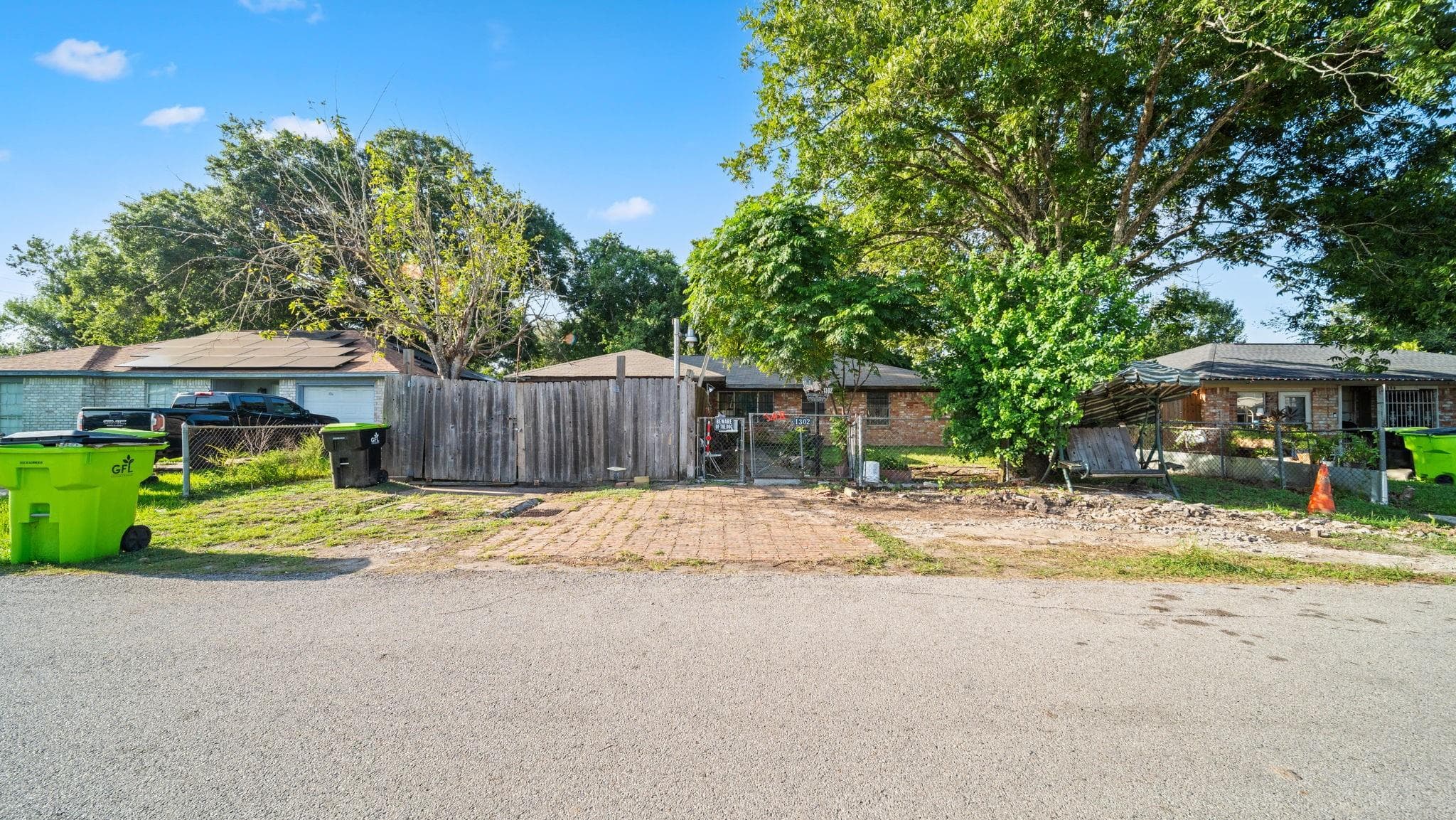 1302 San Jacinto Ave
