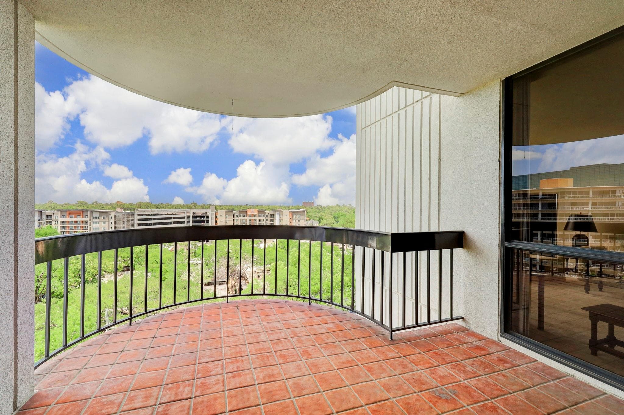 5001 Woodway Dr Unit 1005