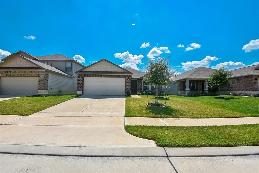 5415 Louie Ln