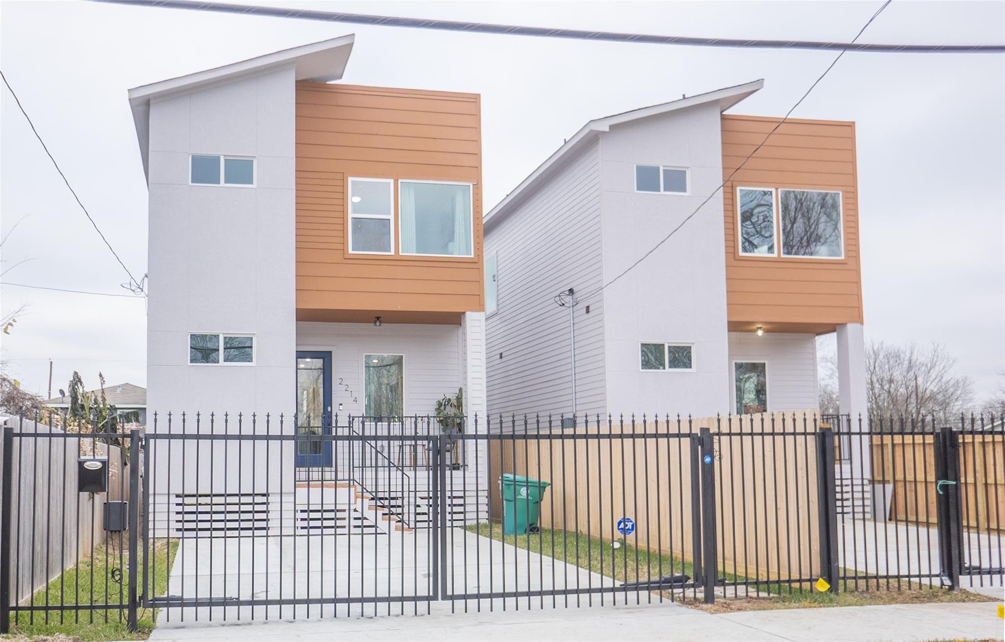 2214 Des Chaumes St